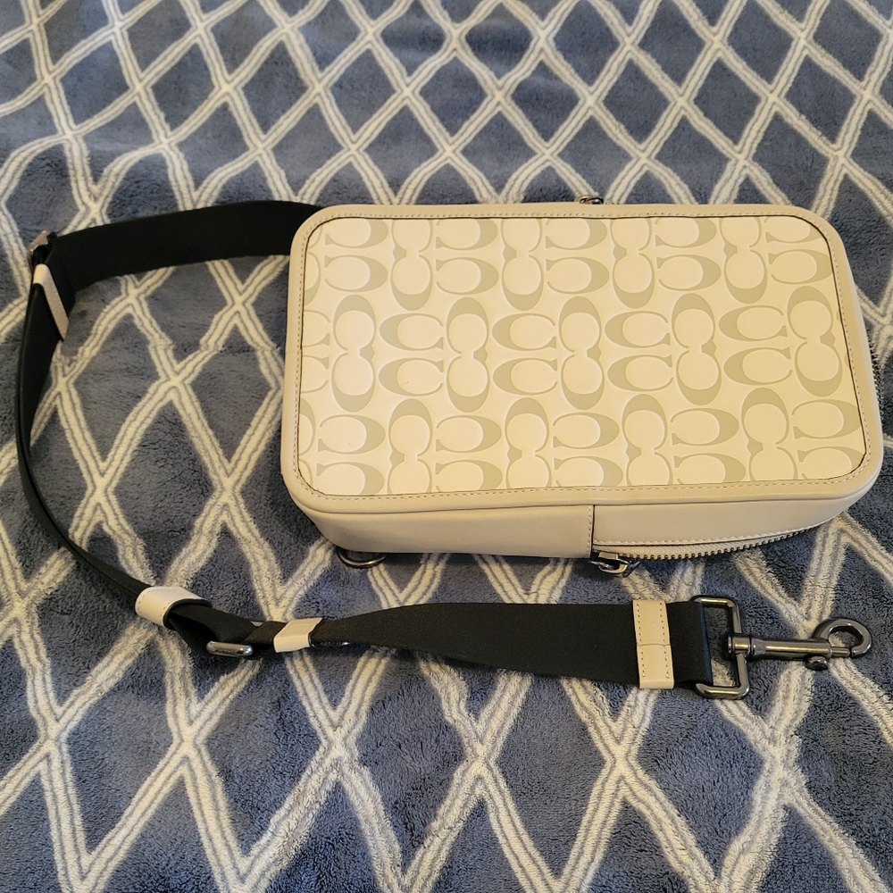 Coach Sullivan Pack In Signature Leather Crossbody Beige Color